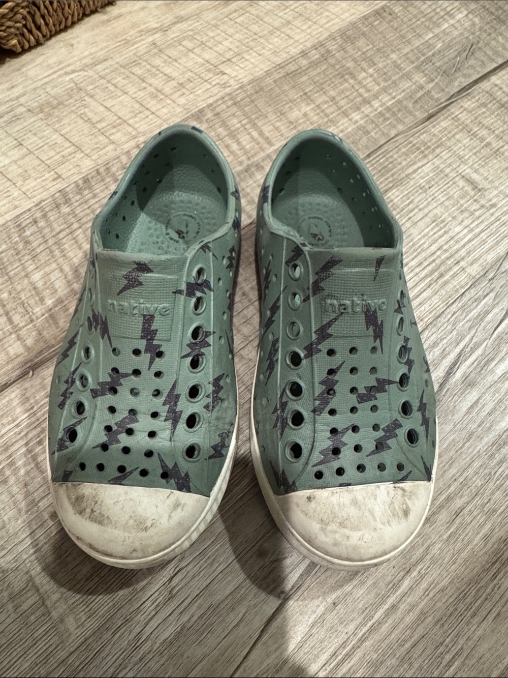 Native Women's Slip-On Moccasins in Sage with Black Lightning Print size 9